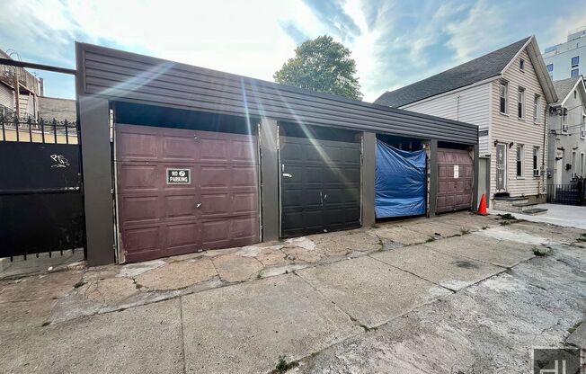 3 beds, 1 bath, $3,600, Unit 1