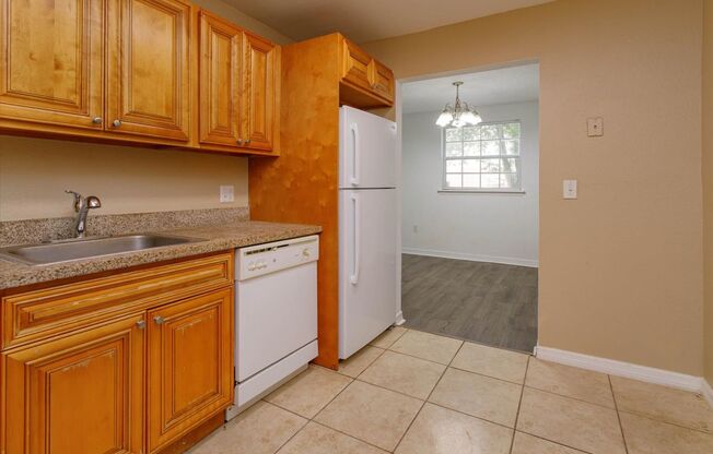 2 beds, 2 baths, 1,165 sqft, $1,650, Unit Cypress Pointe at Lake Orlando