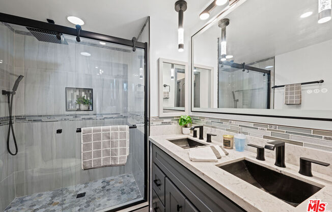 2 beds, 2 baths, 1,088 sqft, $6,200, Unit 1809