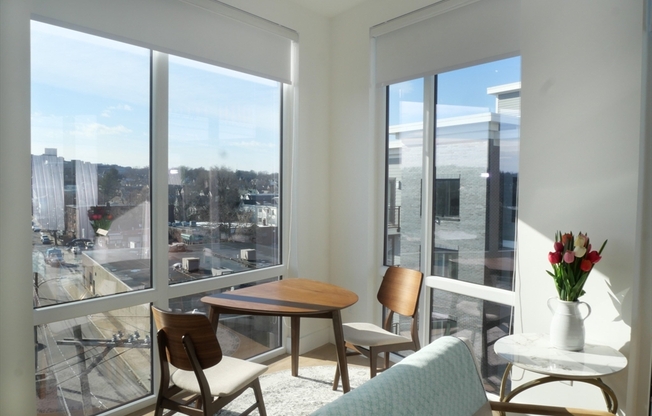 Studio, 1 bath, 450 sqft, $3,000, Unit 301