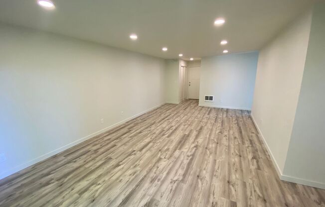 2 beds, 1 bath, 850 sqft, $1,395, Unit 301