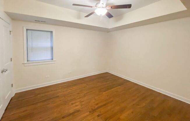 3 beds, 2 baths, 1,270 sqft, $3,100, Unit 1827L-G