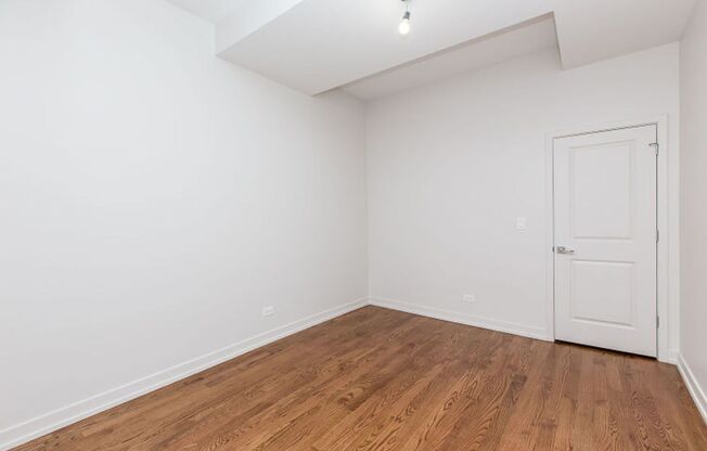2 beds, 2 baths, $2,195, Unit 1010-3F (302)