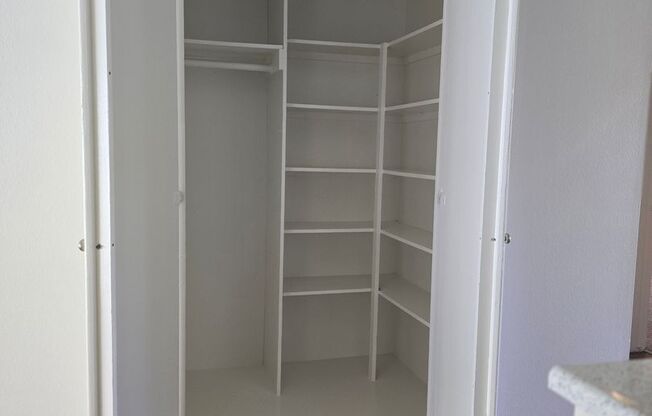 1 bed, 1 bath, 715 sqft, $2,050, Unit 4