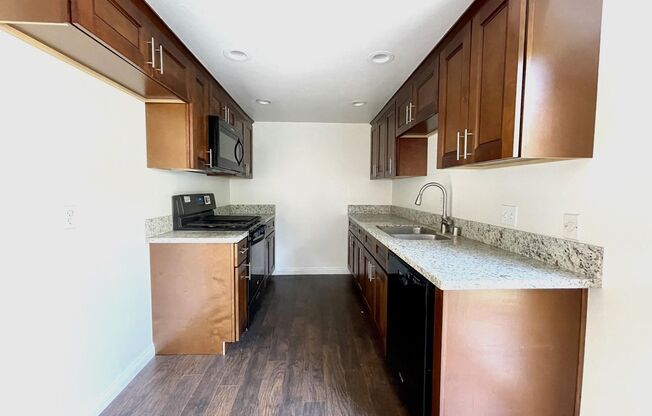 2 beds, 1.5 baths, $2,595, Unit 2