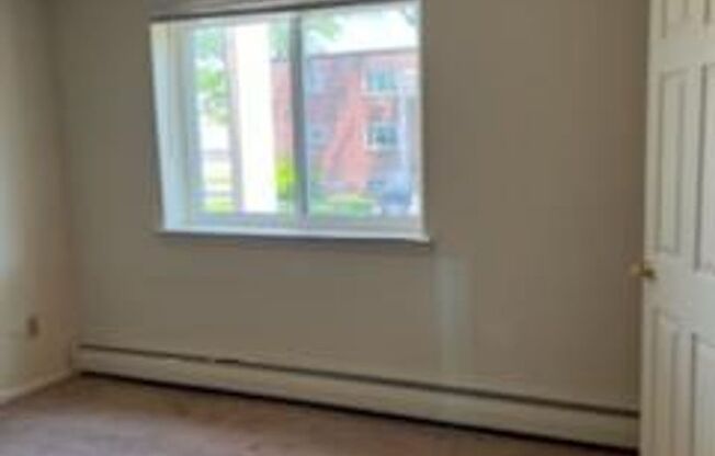 1 bed, 1 bath, $1,250, Unit C04