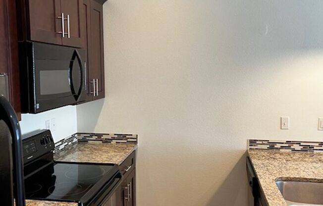 2 beds, 2 baths, 1,000 sqft, $1,525, Unit B-103