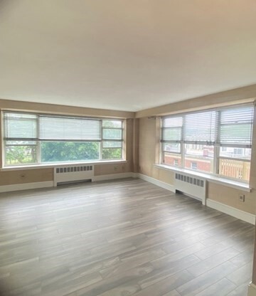 1 bed, 5.5 baths, 640 sqft, $3,950, Unit 535