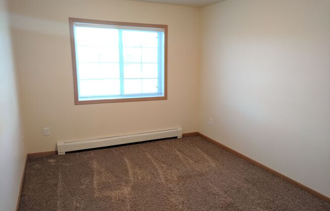 3 beds, 2 baths, 1,238 sqft, $1,410, Unit 615-301