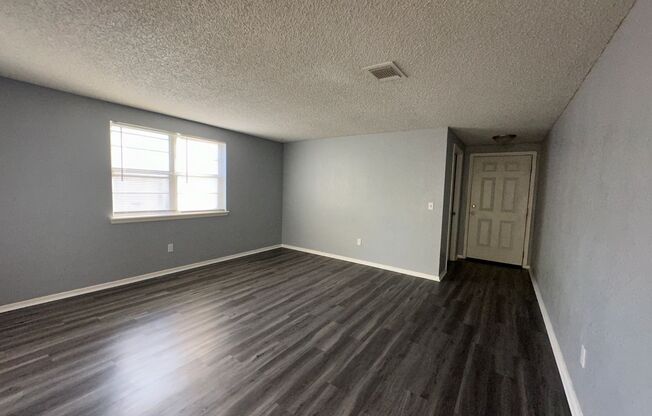 3 beds, 1 bath, $1,260