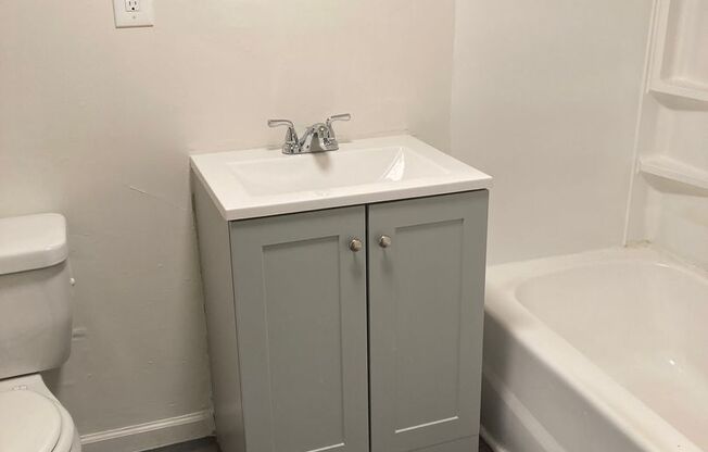 1 bed, 1 bath, 700 sqft, $1,299, Unit 50-1B