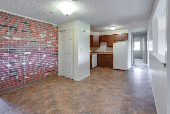 Liberty Square Apartments â Dining Area - Appliances Included - 24 Hour Emergency Maintenance - Garbage Disposal â Dishwasher - Ask for a Tour - Pet Friendly