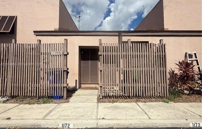 1172 NW 122 TER
