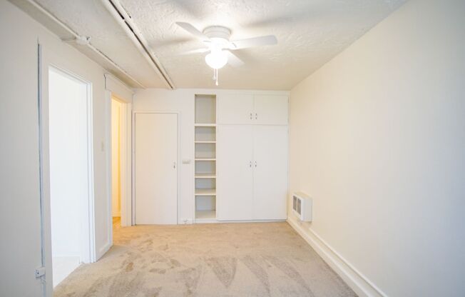 Studio, 1 bath, $995, Unit 10