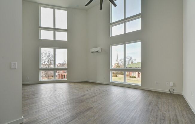 2 beds, 2 baths, 900 sqft, $1,995, Unit 413
