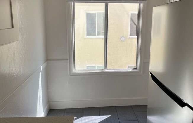 Studio, 1 bath, 370 sqft, $1,737