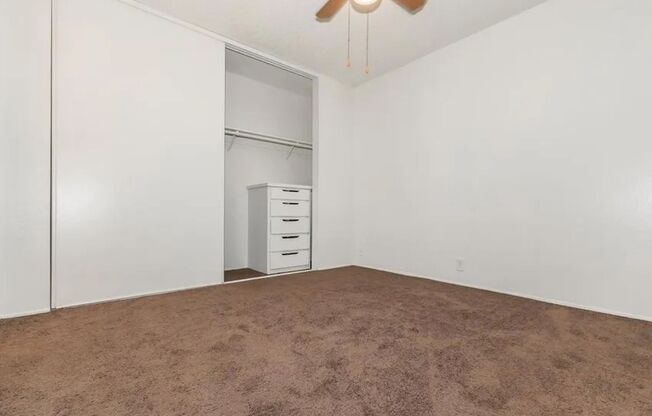 Studio, 1 bath, 410 sqft, $815, Unit 1-68