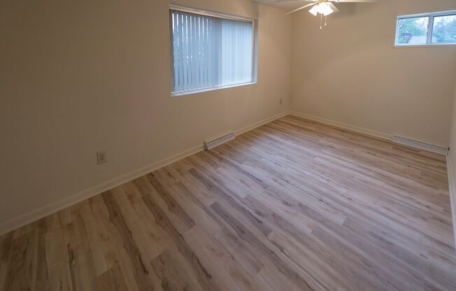 3 beds, 2 baths, 1,300 sqft, $1,795, Unit 2709-T1