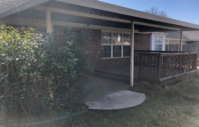 Experience comfortable living in this charming 3-bedroom, 2-bathroom rental home located in the heart of Fort Worth, Texas.