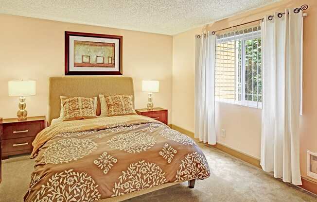 Whispering Cedars Bedroom Apartments in Lynnwood, WA