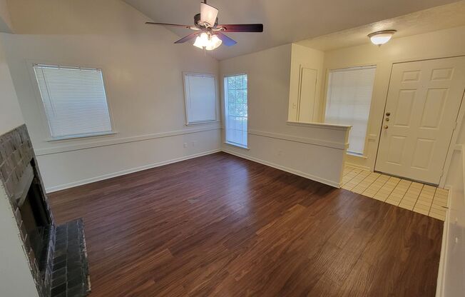 College Station -   2 bedroom / 2 bath Townhome with washer/dryer!!