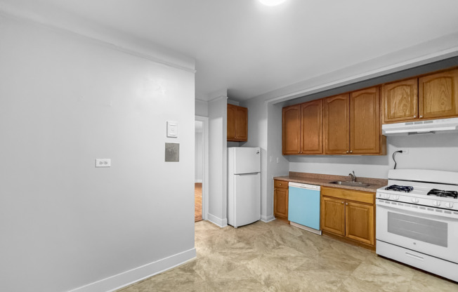 1685 E 5 ST