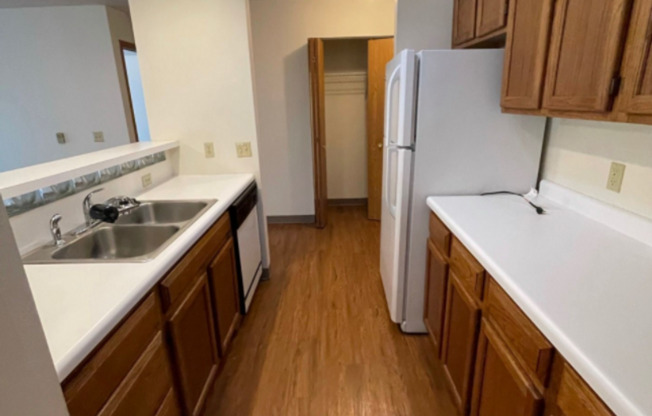 2 beds, 2 baths, 1,040 sqft, $1,075, Unit TE218X-228