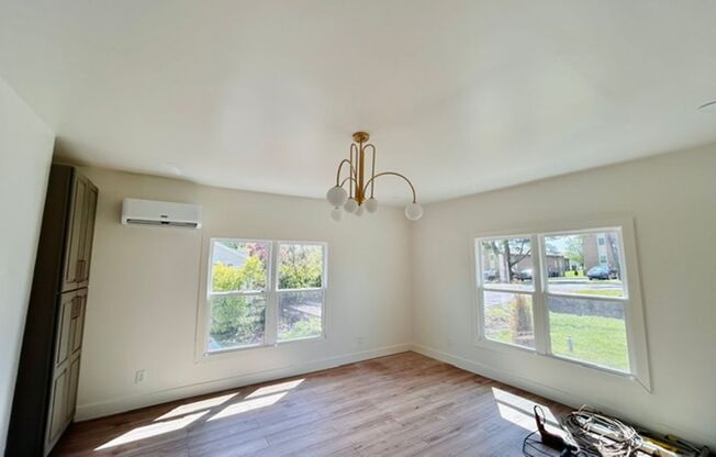 Knoxville 37920 - 1 bedroom, 1 bath unit on Second Floor - Contact Tara Hayes (865) 242-8010