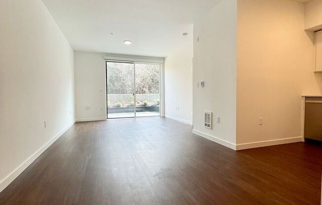 1 bed, 1 bath, 714 sqft, $2,375, Unit 215