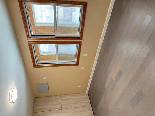 2 beds, 1 bath, 700 sqft, $2,300, Unit # FLOOR