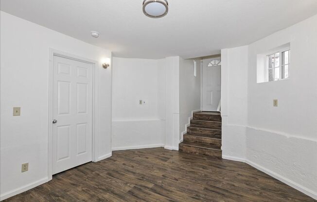 West Oakland 3 Bedroom Flat!