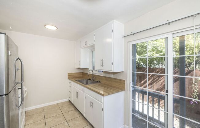 555 Stanford Ave