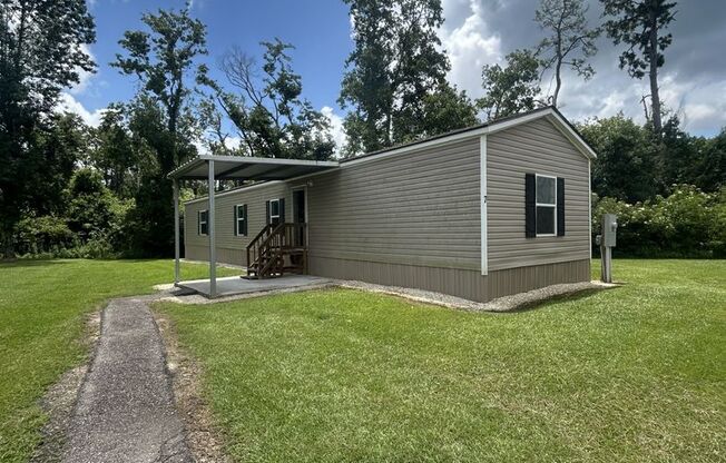 3 Bedroom Trailer in Hammond Available  Now