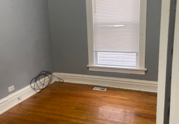 7642 S EGGLESTON AVE