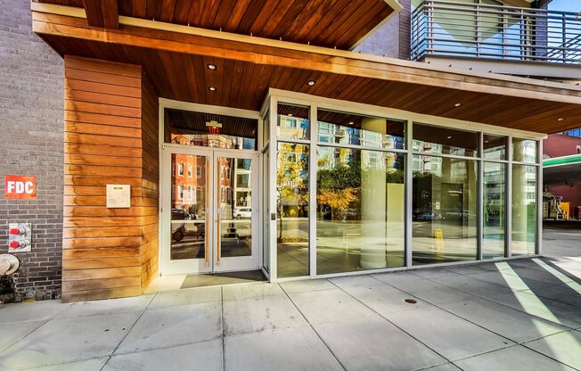 Practically new 1bd/1ba steps to Logan Circle in boutique condo building