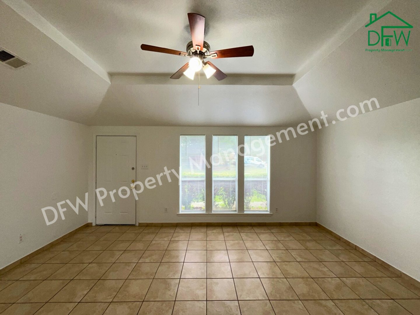 Charming 4-Bedroom Home with Spacious Backyard in Glenn Heights!