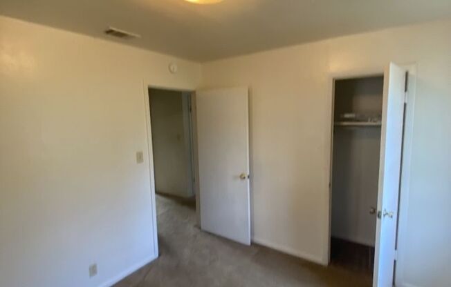 3 beds, 1 bath, $875