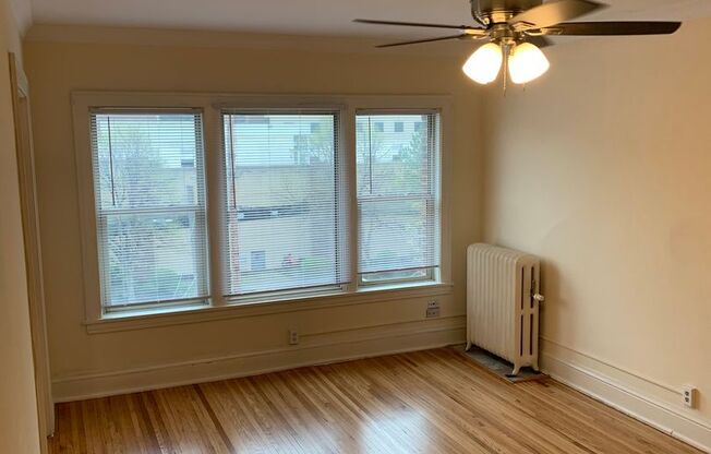 2 beds, 1 bath, $1,399, Unit 2809-310