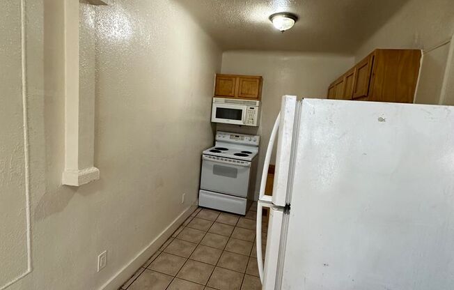 1 bed, 1 bath, $750, Unit 104