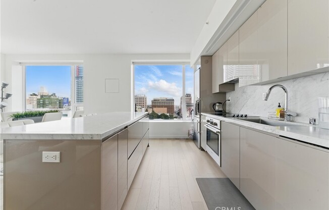 2 beds, 2 baths, 1,353 sqft, $5,500, Unit 1010