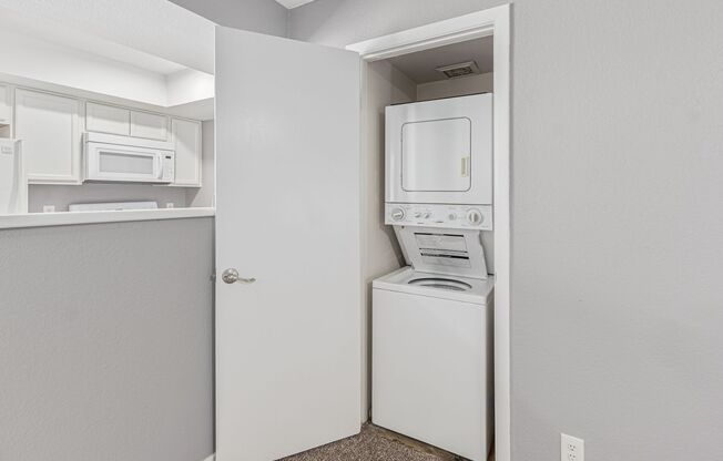 2 beds, 2 baths, $1,450, Unit # 203