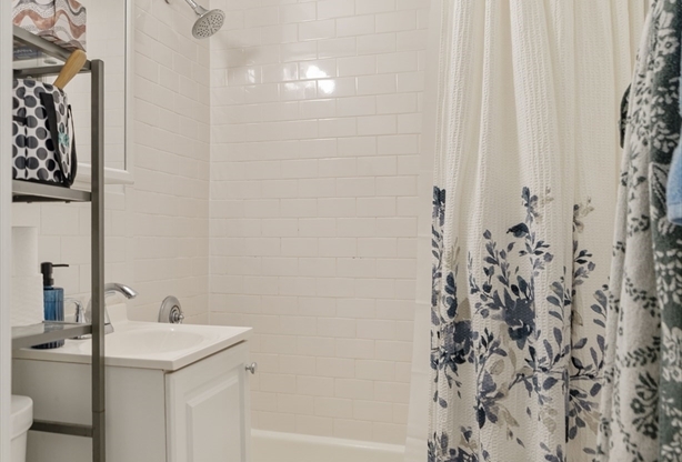 2 beds, 1 bath, 603 sqft, $3,650, Unit 4