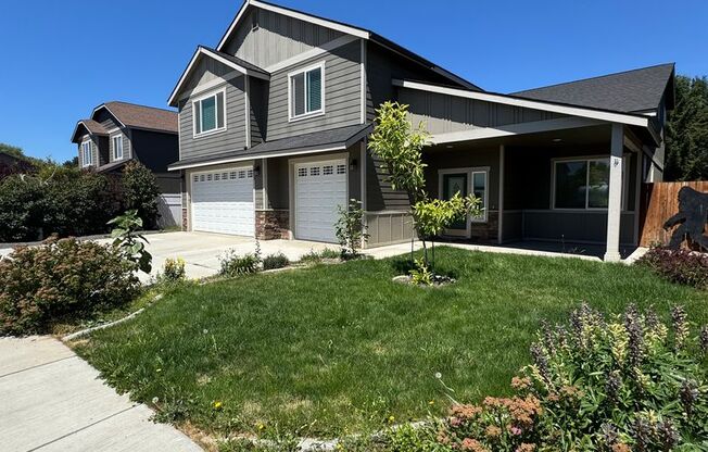 Spacious 5-Bedroom Home with Bonus Living Space for Rent