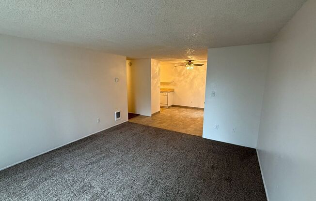 1 bed, 1 bath, 660 sqft, $1,195, Unit 323