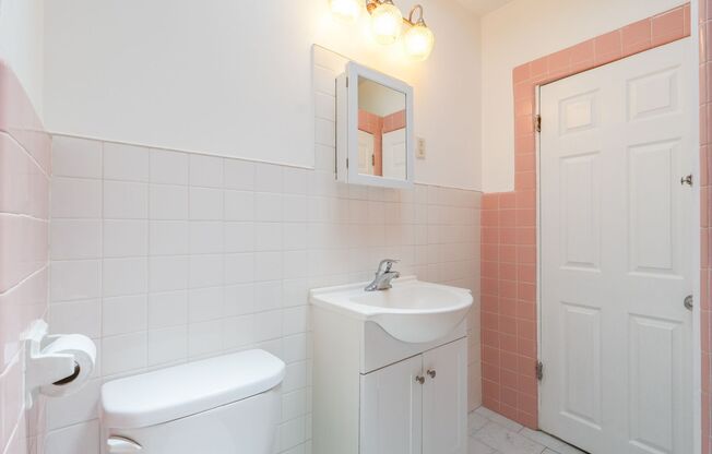 2 beds, 1 bath, $1,495