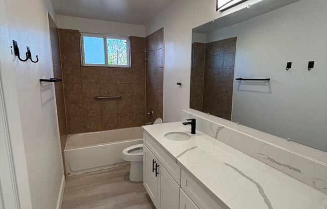 3 beds, 1.5 baths, 1,050 sqft, $3,200, Unit 7002 C
