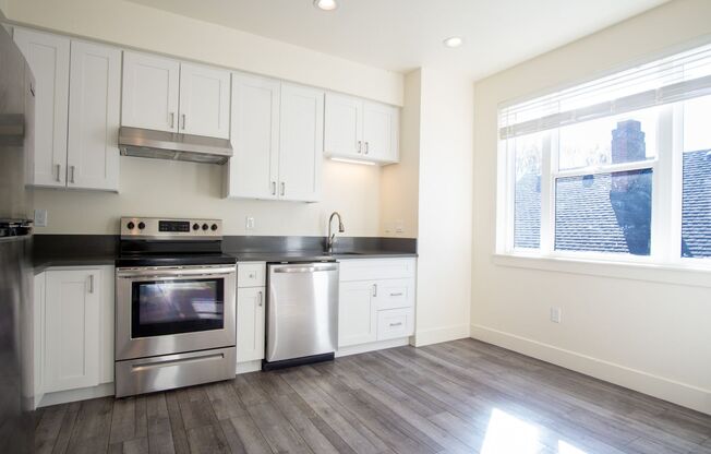 302 - 8015 N Oswego
