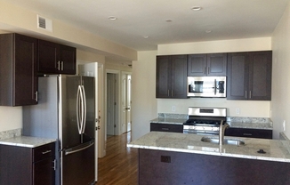 2 beds, 1 bath, 800 sqft, $3,400, Unit 2