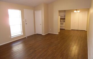 2 beds, 1 bath, $1,300