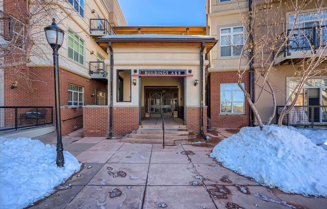 Evolve Real Estate: Beautiful Loft 1 Bed/2 Baths, 1200 SQFT in the Heart of Greenwood Village!